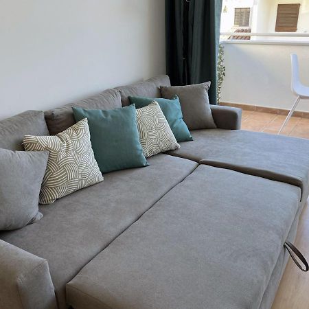 2-Bedroom Brand New Apartment Steps From The Beach Llança Esterno foto